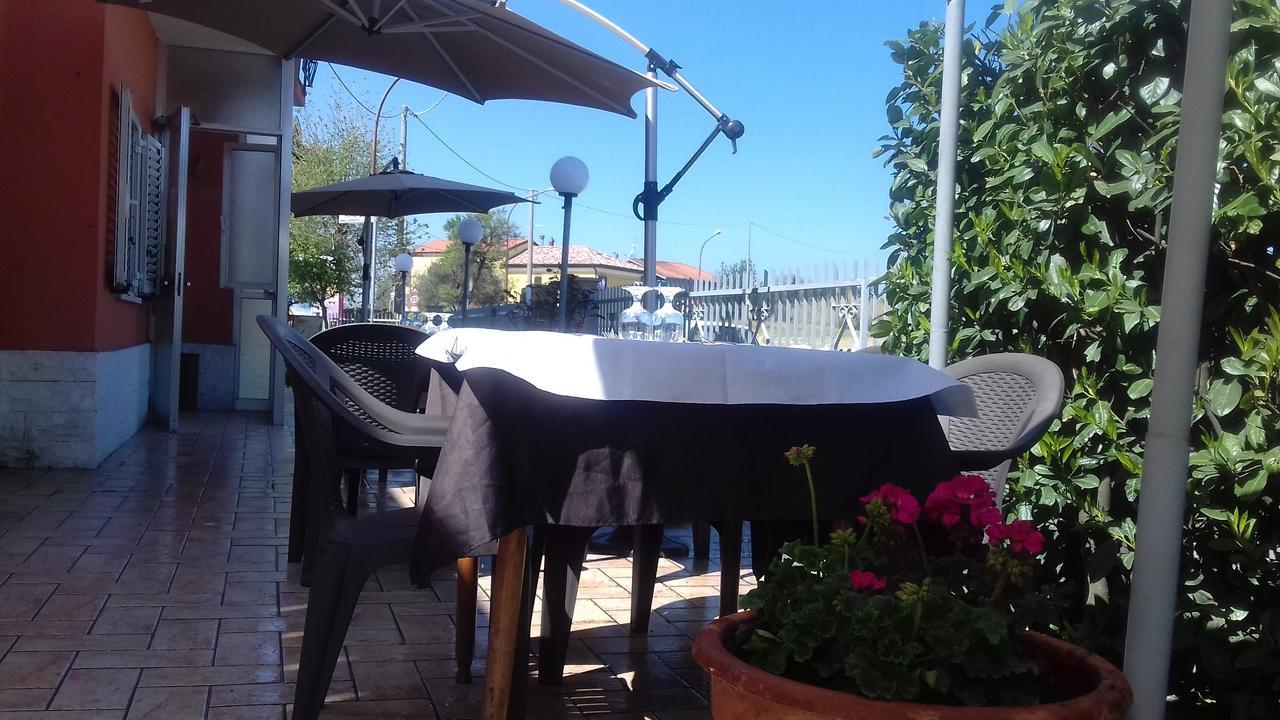 La Campagnola Trattoria Con Alloggio Misano Adriatico Exterior foto